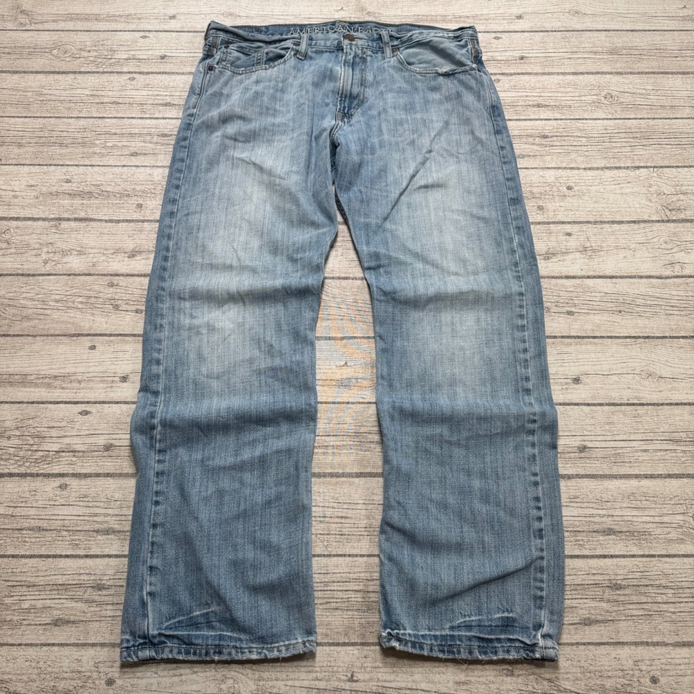 American Eagle Jeans Men's 36x32 Blue Light Wash Relaxed Fit Straight Distressed